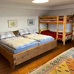 Σπίτι διακοπών Eifel Panoramablick Unter Der Burg Olbrueck Mit Sauna Hottub Grosser Terrasse Und Garten Ideal Fuer Familien Niederdürenbach