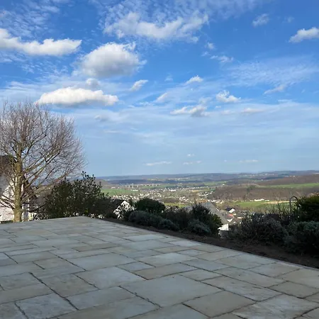 Eifel Panoramablick Unter Der Burg Olbrueck Mit Sauna Hottub Grosser Terrasse Und Garten Ideal Fuer Familien Holiday home Niederdurenbach