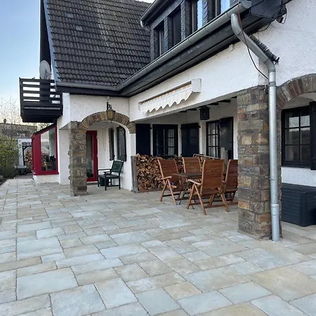 Eifel Panoramablick Unter Der Burg Olbrueck Mit Sauna Hottub Grosser Terrasse Und Garten Ideal Fuer Familien Holiday home