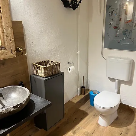 Semesterbostad Eifel Panoramablick Unter Der Burg Olbrueck Mit Sauna Hottub Grosser Terrasse Und Garten Ideal Fuer Familien Niederdürenbach