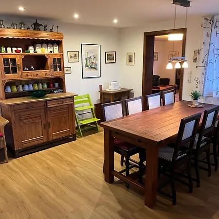 Eifel Panoramablick Unter Der Burg Olbrueck Mit Sauna Hottub Grosser Terrasse Und Garten Ideal Fuer Familien Niederdürenbach