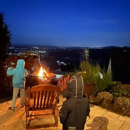 Eifel Panoramablick Unter Der Burg Olbrueck Mit Sauna Hottub Grosser Terrasse Und Garten Ideal Fuer Familien Semesterbostad