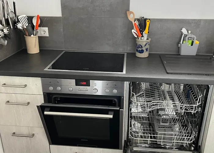 Eifel Panoramablick Unter Der Burg Olbrueck Mit Sauna Hottub Grosser Terrasse Und Garten Ideal Fuer Familien בית נופש