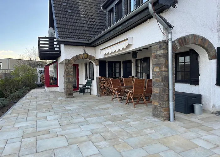 Eifel Panoramablick Unter Der Burg Olbrueck Mit Sauna Hottub Grosser Terrasse Und Garten Ideal Fuer Familien בית נופש