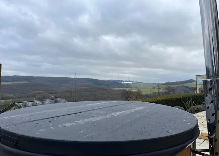 בית נופש Eifel Panoramablick Unter Der Burg Olbrueck Mit Sauna Hottub Grosser Terrasse Und Garten Ideal Fuer Familien