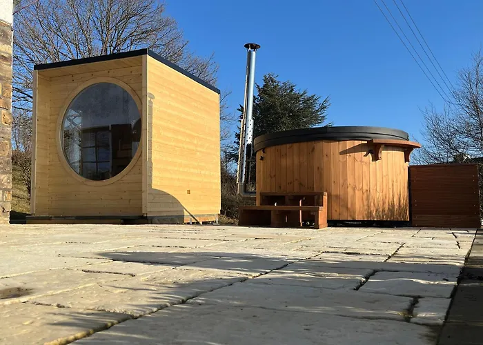 Eifel Panoramablick Unter Der Burg Olbrueck Mit Sauna Hottub Grosser Terrasse Und Garten Ideal Fuer Familien Niederdürenbach