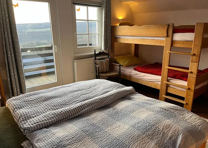 Eifel Panoramablick Unter Der Burg Olbrueck Mit Sauna Hottub Grosser Terrasse Und Garten Ideal Fuer Familien